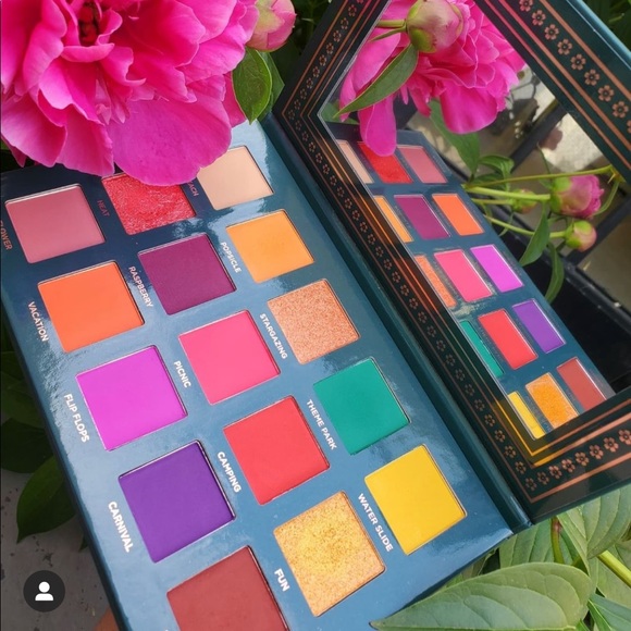 🌈 ACE BEAUTE NOSTALGIA PALETTE - Picture 2 of 11